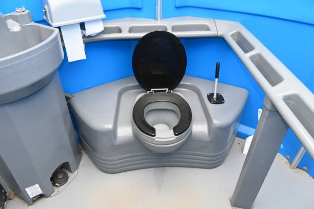 Portable Toilet Options We Offer in Mountain Brook, AL